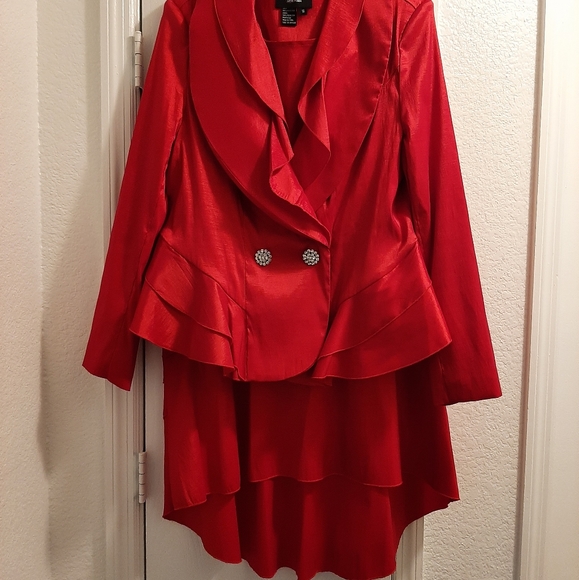 3 piece Red Suit - Picture 1 of 4